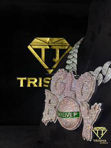 Pendentif Iced Out « GLO BOY » avec motif central et détails en diamants Moissanite par Trisha Jewels - Product Image 3