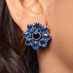 Pendientes de Plata Oxidada con Diseño Floral y Ónix |   Joyería Étnica Boho Hecha a Mano al por Mayor - Product Image 2