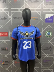 เสื้อฟุตบอลสีน้ำเงินสำหรับผู้ชาย Stargaze Sportswear พิมพ์ลายแบบ Sublimated ระบายเหงื่อได้ดี แขนสั้น ทรงปกติ ชุดทีมสำหรับผู้ใหญ่ - Product Image 1