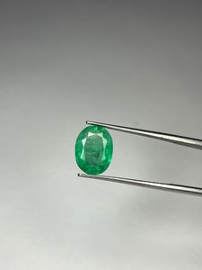 พลอยมรกตธรรมชาติทรงรีสีเขียวสำหรับทำเครื่องประดับ - Product Image 5