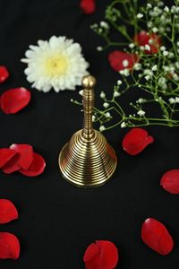 Campana de Latón para Mandir Hecha a Mano por Artesanos Locales, Ghanti Tradicional para Pooja, Decoración para el Hogar, Templo, Hotel, Restaurante - Product Image 2