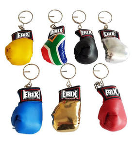 Porte-clés en cuir miniature de haute qualité, personnalisé, avec protection UV, fermeture à boucle et crochet - Compact et élégant - Product Image 3