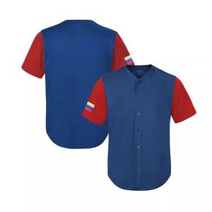 เสื้อเบสบอลสีขาวสำหรับผู้ชาย แขนสีน้ำเงินกรมท่า พร้อมแถบสีแดงที่แขนซ้าย ติดกระดุมด้านหน้า แขนสั้น ทรงปกติ - Product Image 3