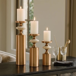 Ensemble de 3 bougeoirs en aluminium doré de luxe, supports décoratifs pour bougies pour table à manger, salon, maison, mariage à prix avantageux - Product Image 6
