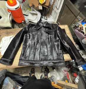 Veste en cuir de vachette de haute qualité, design moderne et élégant, coupe ajustée, finition soignée et tendance. - Product Image 5