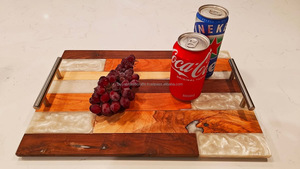 ถาดเสิร์ฟไม้มะม่วงคุณภาพสูง พร้อมด้ามจับโลหะเคลือบอีพ็อกซี่ ปรับแต่งได้ เหมาะสำหรับร้านอาหาร โรงแรม จากประเทศอินเดีย - Product Image 4