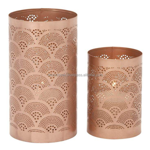 Bougie de Noël en métal de fer de revêtement de poudre noire faite à la main porte-bougie votive tendance forme de conception de gravure pour le métal à la maison - Product Image 2