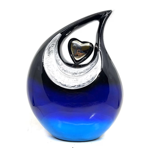 Hermosas Urnas Funerarias Azules Grabadas en Forma de Lágrima con Corazón para Cenizas de Adultos, 200 Pulgadas Cúbicas, Ecológicas y Duraderas - Product Image 3