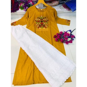 CHIKANKARI KURTI BORDADO A LA MODA CON PALAZZO AMARILLO - Product Image 1