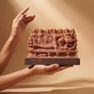 Sculpture artisanale de la naissance de Krishna |   Décoration d'intérieur traditionnelle du 10ème siècle en pierre sculptée du Madhya Pradesh - Product Image 5