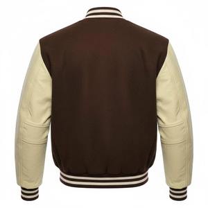 แจ็คเก็ตเบสบอลแบบวาร์ซิตี้ลำลองสำหรับผู้ชาย ดีไซน์ใหม่ เป็นมิตรกับสิ่งแวดล้อม ปักโลโก้ตามสั่ง สีแดง หนังกันน้ำ เหมาะสำหรับฤดูใบไม้ร่วง - Product Image 2
