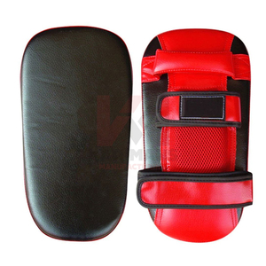 Cible de frappe en cuir PU rouge et noir pour arts martiaux, équipement d'entraînement de boxe thaï, avec doublure en maille, durable, unisexe - Product Image 1
