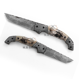 Couteau de camping pliant à lame droite en acier Damas OEM personnalisé - Manche en os de chameau gravé au laser - Desert Gunslinger - Product Image 1