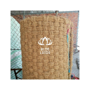 Tapis en fibre de coco de qualité supérieure, fabriqué à partir de fibres de coco propres, pour le revêtement des sols et la gestion des débris aux entrées, destiné aux importateurs du monde entier. - Product Image 1