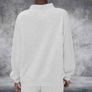Sweat-shirt personnalisé à col montant pour femme, en molleton de coton épais, avec broderie de patch en chenille, coupe oversize, fabricant OEM ODM - Product Image 2