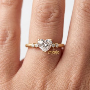 Anillo de Diamantes con Corte Corazón en Oro de 18K, Anillo de Compromiso de Lujo con Corazón, Anillo de Promesa de Joyería Fina, Elegante Regalo para Ella - Product Image 3