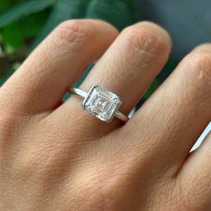 Anillo de Compromiso Sostenible con Diamante Cultivado en Laboratorio de 2 Quilates, Corte Asscher, Media Montura, Oro de 14K, Certificado IGI - Product Image 5