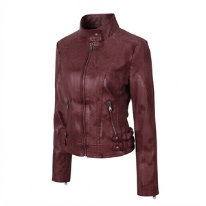 Veste en cuir véritable de luxe pour femmes avec col à boutons pression, matériau de qualité supérieure, coupe ajustée et silhouette élégante pour les occasions spéciales - Product Image 4