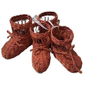 Botte de noël en osier pour la décoration - Product Image 1