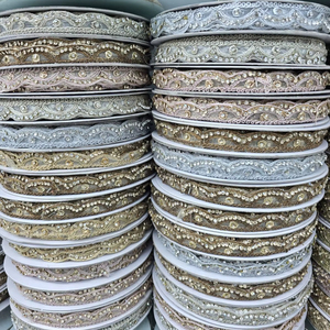 Encaje Bordado con Lentejuelas para Prendas de Mujer, Zapatos, Bolsos y Vestidos de Iglesia Católica - Adorno Lavable Ecológico al por Mayor - Product Image 1