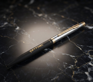 Stylo professionnel en métal de 0.5mm avec logo d'entreprise personnalisé Outil d'écriture pratique et confortable à combinaison argentée et dorée - Product Image 1