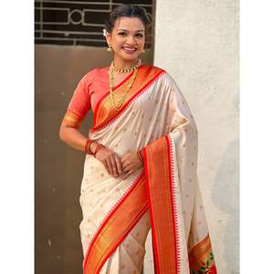 Sari long pour femme en soie Paithani traditionnelle Elite Weaves avec motifs tissés Zari et pallu paon Meenakari - Product Image 4