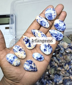 Cabochon de Sodalite Naturelle, Pierres Semi-Précieuses Lisses Faites à la Main, Certifiées par un Certificat de Tiers, Toutes Formes, 3-5g, IRFAN GEMS - Product Image 5