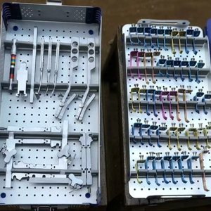 Koros ชุดสายพานลำเลียงกระดูกสันหลังส่วนคอสีดำเครื่องมือผ่าตัดกระดูกสแตนเลสแบบแมนนวลได้รับการรับรอง CE จาก Koros - Product Image 1