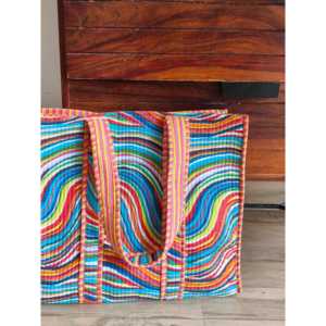 Sac fourre-tout promotionnel The Quince Life Rainbow Swirl, design élégant et coloré pour une visibilité accrue et les activités de plein air - Product Image 3