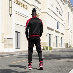 Ensemble de jogging deux pièces pour homme, noir et rouge, à manches longues, col montant zippé, style sportif, couleur unie, respirant, pour l'automne - Product Image 4