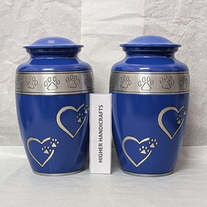 Urnas de Cremación para Mascotas de Tamaño Personalizado |   Urnas Metálicas Grabadas con Huellas de Patas Negras para Mascotas, Venta al por Mayor - Product Image 2