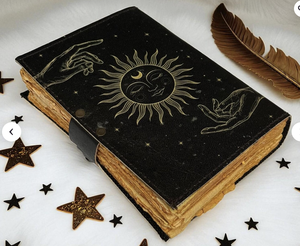 สมุดบันทึกเปล่า NEW ERA รุ่น Shadows Journal แบบเย็บด้าย วินเทจ ทำมือ ปกหนัง กระดาษแข็ง 100 แผ่น พิมพ์ลาย UV - Product Image 3