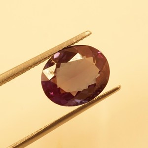 Gema de Alejandrita Natural, Marca HAYAAT GEMS, 3.5ct, Corte Ovalado, Cambio de Color (11X9x4.5MM), para Joyería - Product Image 2