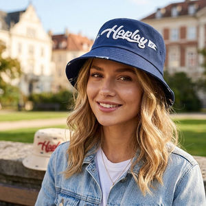 Chapeau bob d'hiver décontracté en fausse fourrure laminée et peluche pour femme SIDDIQUI HOSINEX avec nœud, construction sans couture, garde au chaud - Product Image 2
