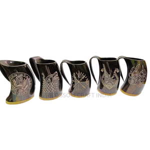 Tasse unique en corne de buffle foncé véritable corne de vache gravée tasse de chope polie naturelle corne de Viking de boeuf décorations de noël amour - Product Image 1