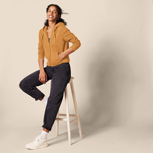 OEM Women <b>Clothing</b> Heavy GSM Plain Dyed Zipper Hoodies for Women Cotton Polyester Made Women Zip Up Hoodie - Product Image 6