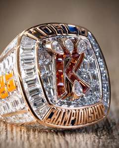 Anillo de Campeonato Personalizado con Letra, Moissanita VVS de Corte Brillante, Plata de Ley 925, Estilo Buss Iced Hip Hop Rapper Statement - Product Image 1