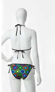 Bikini de encaje con estampado de sublimación listo para fotografía, ideal para sesiones fotográficas en la playa - Product Image 3