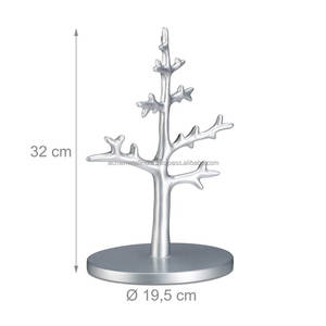 Soporte de exhibición de pendientes de primera calidad en metal forjado con elegante acabado plateado, perfecto para exhibir accesorios de joyería con estilo - Product Image 3