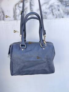 กระเป๋าหนังวัวแท้แบบสะพายไหล่ ดีไซน์ทันสมัย คุณภาพสูง จุของได้เยอะ เหมาะสำหรับผู้หญิง - Product Image 5