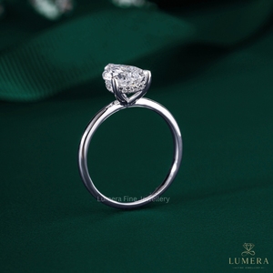 แหวนเพชรทรงลูกแพร์คลาสสิกแบบสี่ขา 14K 18K ทองคำขาว เครื่องประดับเจ้าสาว รับผลิตแบบ OEM ODM - Product Image 3