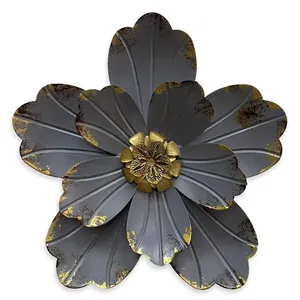Art mural métallique intemporel avec motif floral, fabriqué à la main pour la décoration intérieure moderne et traditionnelle, artistique. - Product Image 5