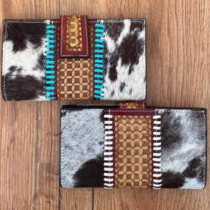 Vente chaude en cuir de fourrure de vachette usiné à la main pochette Western coque de téléphone à motifs portefeuille élégant multi-utilisations portefeuilles de créateurs - Product Image 3