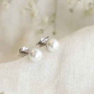 Pendientes Minimalistas de Perlas de Agua Dulce, Pendientes Blancos para Novia • Joyería Lista para Enviar para Mujer, Regalos Delicados para Damas de Honor - Product Image 3