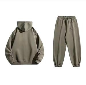 Conjuntos de dos piezas de invierno para hombre, de color sólido, informales, con sudaderas con capucha y pantalones deportivos. - Product Image 1