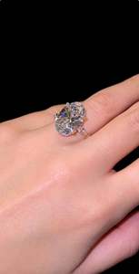 แหวนหมั้นเพชรโมอิสซาไนต์ทรงรีประดับเพชรเม็ดเล็กทรงมาร์คีส์ ทอง 14k แหวนแบบวงแหวนซ่อน ของขวัญสำหรับเธอ แหวนวันครบรอบ ของขวัญสำหรับเธอ - Product Image 5