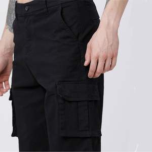 Shorts de sublimación para hombre en color negro sólido y con estampado, shorts de sublimación para hombre con logotipo bordado personalizado, hechos en Pakistán. - Product Image 2