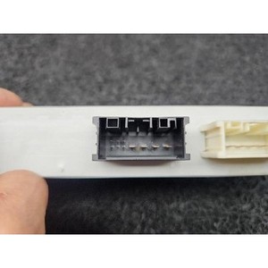 ECU และโมดูลคอมพิวเตอร์มือสองสำหรับรถยนต์ซีรีส์ 5 รุ่น 61357284597 - Product Image 4
