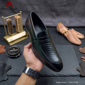 Zapatos de Vestir de Cuero Negro Premium para Hombre con Acabado Texturizado, Mocasines Clásicos Sin Cordones para Oficina y Fiestas - Product Image 1