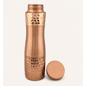 Bouteille d'eau moderne en cuivre pur demi-martelé, anti-fuite et sans raccords, récipient ayurvédique pour boire, idéale pour le yoga, la maison et le bureau, ou comme cadeau. - Product Image 3